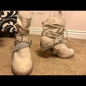 Boots from Buckle